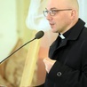 Ks. Dominik Ostrowski w czasie jednego z sympozjów liturgicznych.