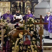 Msza św. pogrzebowa w bystrzyckim kościele.