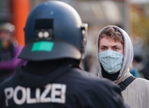 Niemcy: Kolejne starcia policji z aktywistami, broniącymi przed wycinką las Dannenroed