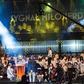 Na zapleczu organizacyjnym koncertu Sygnał Miłosierdzia stoją ludzie od lat związani z KSM.