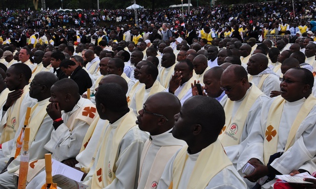 Rośnie liczba kapłanów w Afryce i w Azji