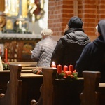 Poświęcenie wieńców adwentowych w katedrze opolskiej