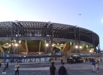 Stadion w Neapolu nosi już imię Diego Armando Maradony