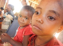 Polska Fundacja dla Afryki chce kupić barkę do przewozu osób chorych w środkowym Madagaskarze