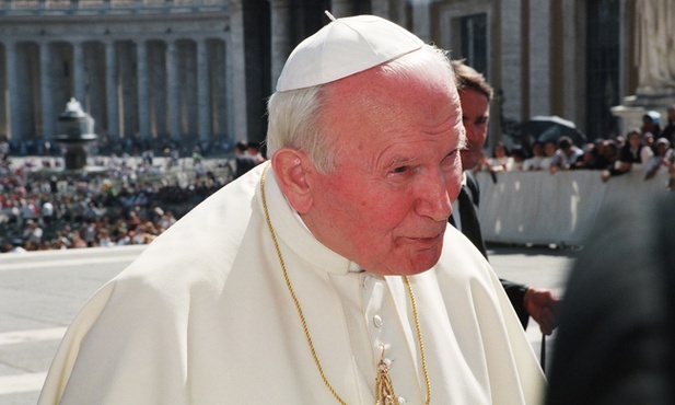 Ponad 1700 naukowców w obronie Jana Pawła II