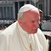 Ponad 1700 naukowców w obronie Jana Pawła II