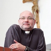 Ks. dr hab. A. Draguła, prof. US, kieruje Katedrą Teologii Praktycznej w Instytucie Nauk Teologicznych Uniwersytetu Szczecińskiego.