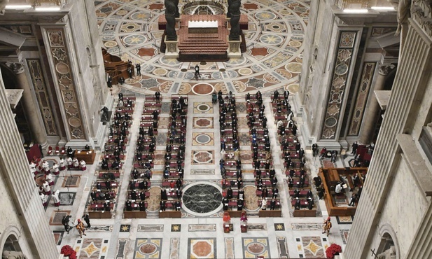 Franciszek przewodniczył Pasterce w Watykanie