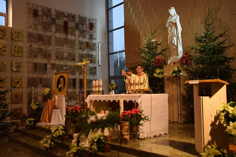 Mszę św. dziękczynną za beatyfikację matki sprawował ks. Paweł Kozakowski.