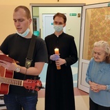 Wrocławscy klerycy pomagali w domu opieki podczas pandemii