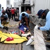 Katastrofa Boeinga 737 - wydobyto z morza ludzkie szczątki