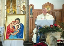 	Księdza Tadeusza Pajurka cieszy każda rodzina, która czuje się związana ze wspólnotą parafialną.