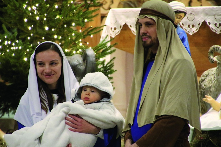 ▲	Święta Rodzina  – w którą wcielili się Małgorzata i Mateusz Gontarkowie z synkiem Ignasiem – była centrum świętowania.
