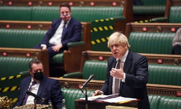 Boris Johnson zapowiada, że szczepienia będą prowadzone całodobowo