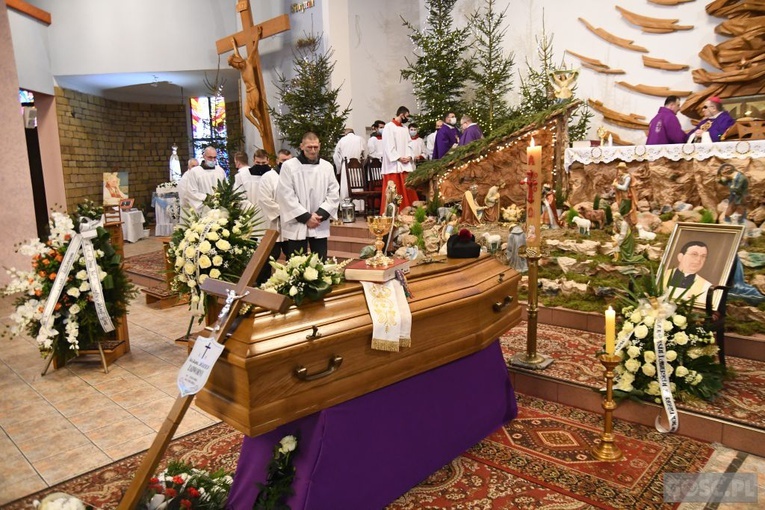 Pogrzeb śp. ks. Józefa Zadwornego