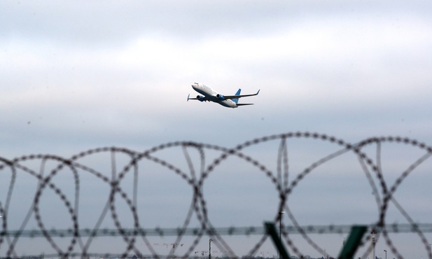 Samolot z Nawalnym przekierowany na Szeremietiewo