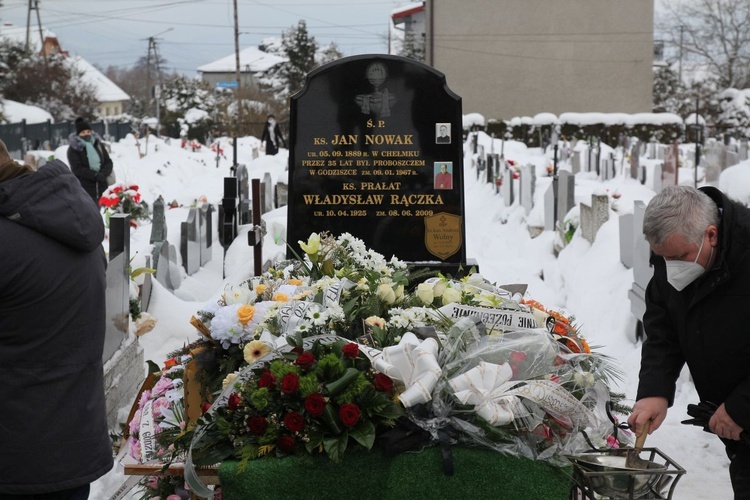 Śp. Ks. Andrzej Wolny spoczął w grobowcu kapłanów na cmentarzu w Godziszce.