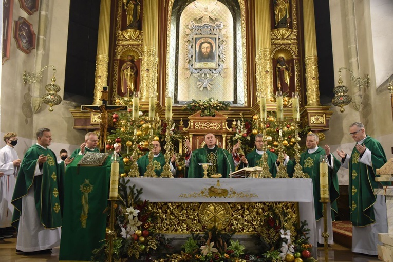 Msza św. dziękczynna w sądeckiej bazylice św. Małgorzaty.
