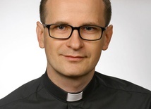 Ks. Marcin Kowalski.