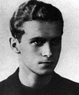 100 lat temu urodził się Krzysztof Kamil Baczyński - brylant, którym strzelaliśmy do wroga