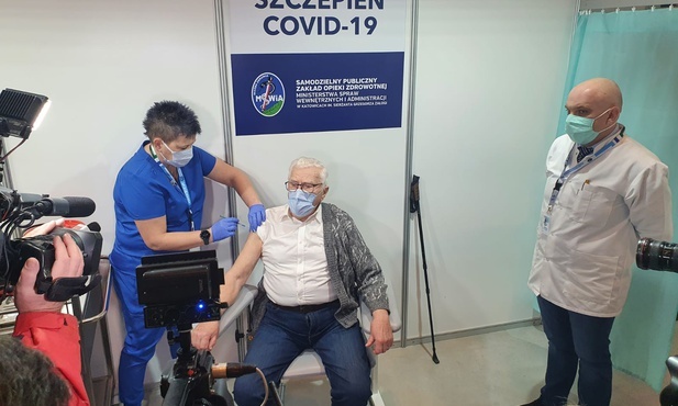 Śląskie. Rozpoczęły się szczepienia przeciwko COVID-19 wśród seniorów