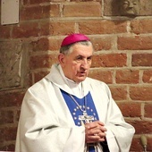 ▲	Biskup Jan Styrna.
