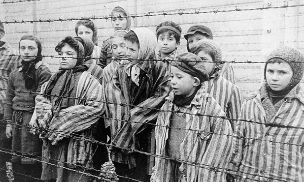 76. rocznica wyzwolenia Auschwitz: to dzieci są najbardziej bezbronnymi ofiarami obojętności wobec zła