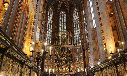 Kraków. Ołtarz Mariacki wypiękniał