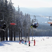 Beskid Śląski. Otwarcie stoków, hoteli i pensjonatów. Turyści dopisali