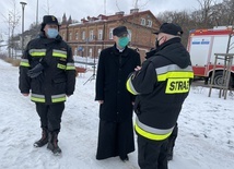 Biskup płocki wspiera strażaków nad Wisłą