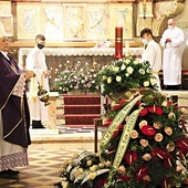 ▲	Mszy św. w intencji zmarłego przewodniczył bp Marek Szkudło, biskup pomocniczy archidiecezji katowickiej.