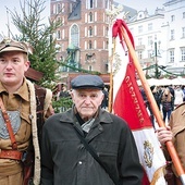 ◄	Por. Wacław Szacoń „Czarny” w czasach „przedcovidowych” regularnie brał udział w uroczystościach patriotycznych.