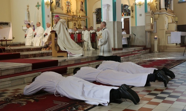 Archidecezja. Święcenia diakonatu w trzech parafiach 