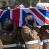 W. Brytania: Pogrzeb stuletniego weterana, który zebrał 33 mln funtów na służbę zdrowia