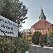 Kościół z zewnątrz.