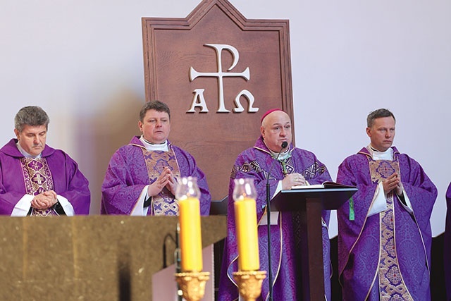 Modlitwom w Oświęcimiu przewodniczył bp Piotr Greger.