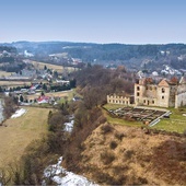 Ruiny klasztoru karmelitów bosych na wzgórzu Marymont.