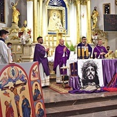 ▲	 Mszy św. jubileuszowej przewodniczył biskup pomocniczy diecezji.