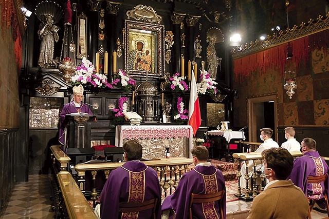 	Centralnym punktem wydarzenia była Msza św. w kaplicy Cudownego Obrazu, sprawowana pod przewodnictwem bp. Zbigniewa Zielińskiego.