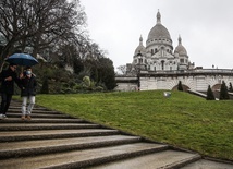 Francja: Szef MSW polecił wzmocnić ochronę kościołów, synagog i meczetów przed świętami