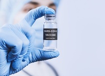 Astra Zeneca: Trwają rozmowy o produkcji szczepionki przeciwko COVID-19 w Polsce