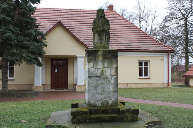 Muzeum Jezusa Frasobliwego w Jeżowem.