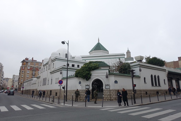 Chrześcijanie Francji sprzeciwiają się ustawie o "separatyzmie islamskim"