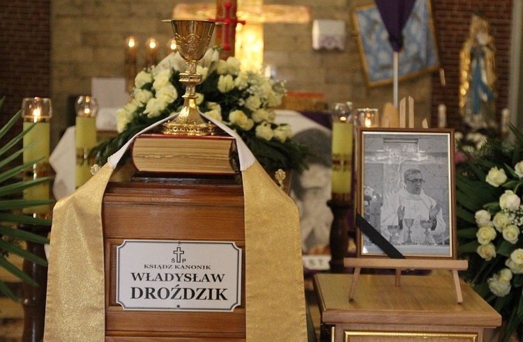 Ks. kan. Władysław Droździk zmarł 26 marca 2021 r.