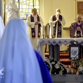 Mszy św. w kaplicy Sióstr Niepokalanek przewodniczył ks. Sławomir Augustynowicz.