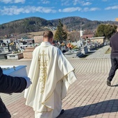 W Krynicy odbył się pochówek 14 dzieci utraconych