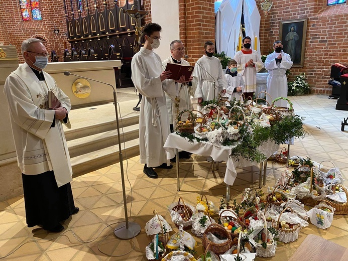 Błogosławieństwo pokarmów w katedrze