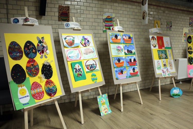 Stacja Dialog prezentuje malunki syryjskich i polskich dzieci