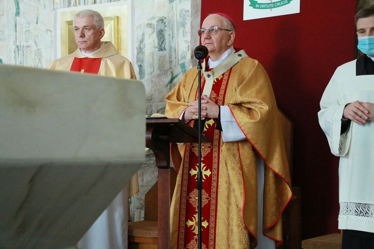 Abp Stanisław Budzik konsekrował kościół w Strzeszkowicach