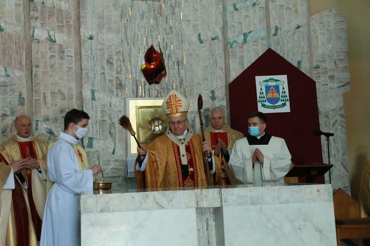 Abp Stanisław Budzik konsekrował kościół w Strzeszkowicach